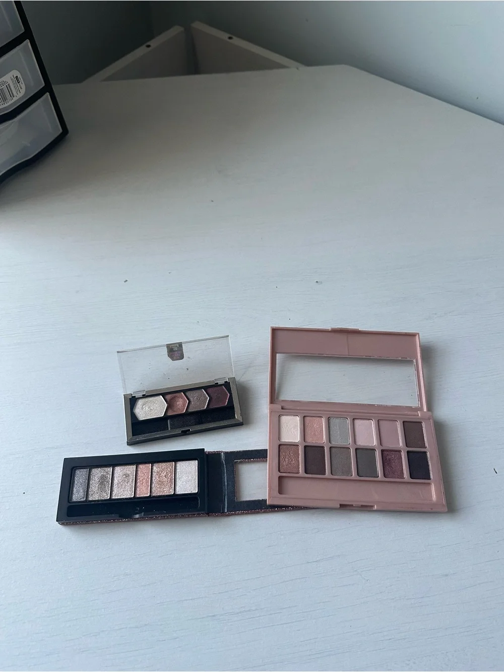 LIGHTLY SWATCHED - SET OF 3 EYESHADOWS